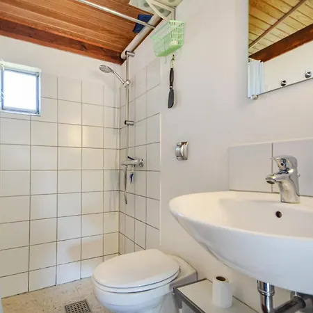 Сasa de vacaciones 3 Bedroom Beautiful In Romo