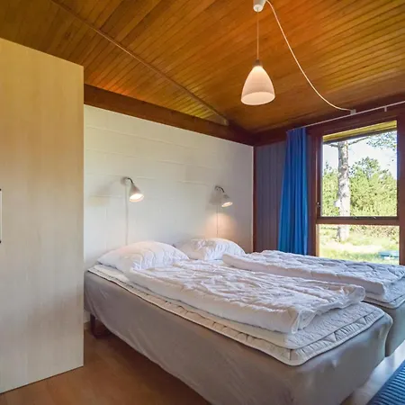 Сasa de vacaciones 3 Bedroom Beautiful In Romo *